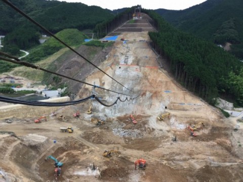 伊良原ダム工事用クレーン電気設備工事