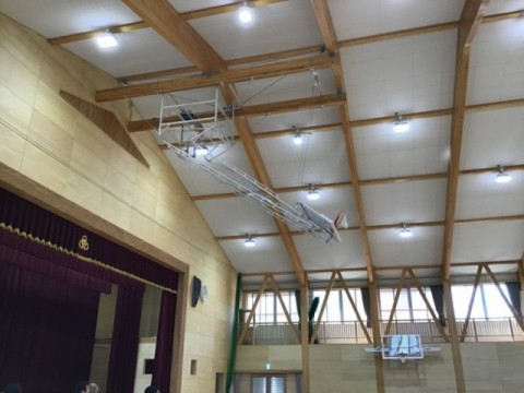 電動ワイヤレスリモコン式 バスケットゴール設置