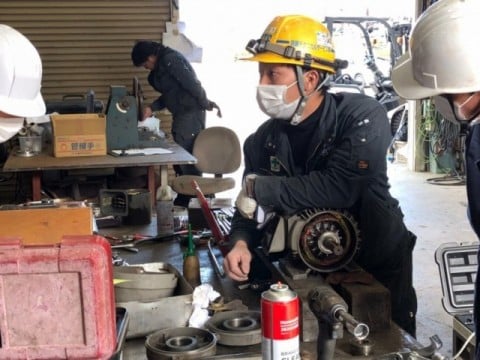 ポンプの芯出しの様子②