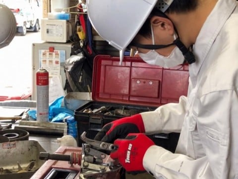 ポンプの芯出しの様子③