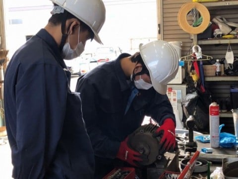 ポンプの芯出しの様子④
